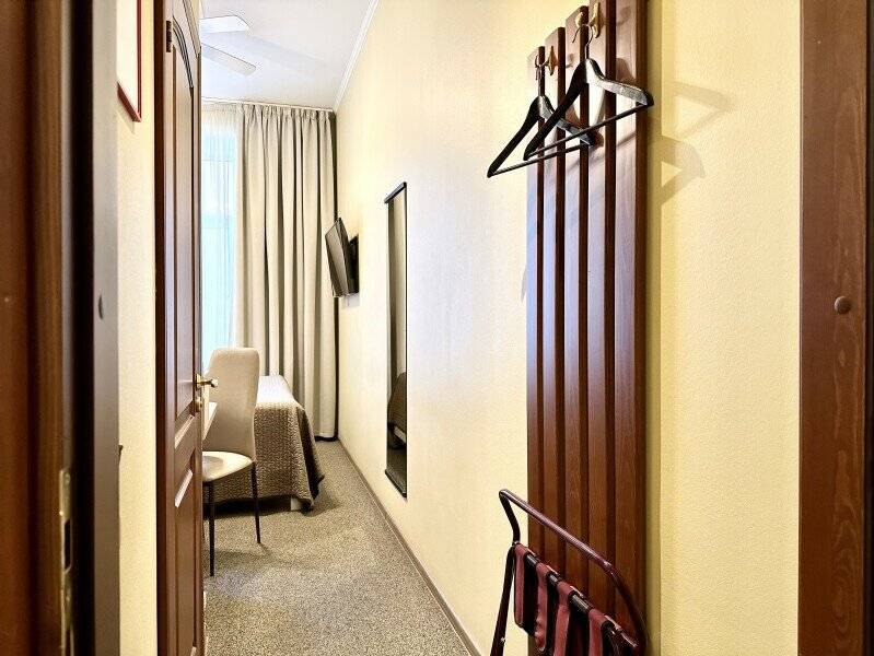 Фотографии номера Стандартная комната с большой кроватью 160*200 в Мини-отеле Невский контур Санкт-Петербург