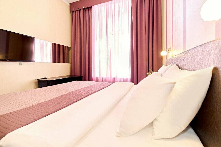 Фотографии номера Улучшенный двухместный номер с 1 кроватью в Мини-отеле Невский контур Санкт-Петербург