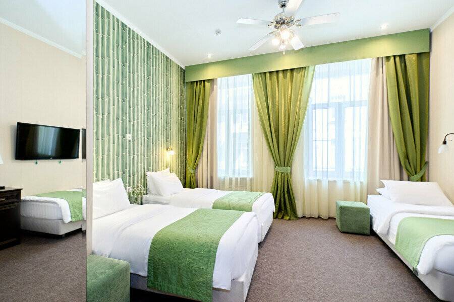 Фотографии номера Трехместный номер «Комфорт» в Мини-отеле Невский контур Санкт-Петербург