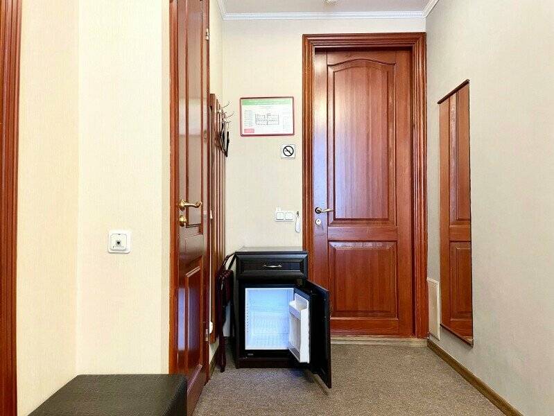 Фотографии номера Улучшенный двухместный номер с 1 кроватью в Мини-отеле Невский контур Санкт-Петербург