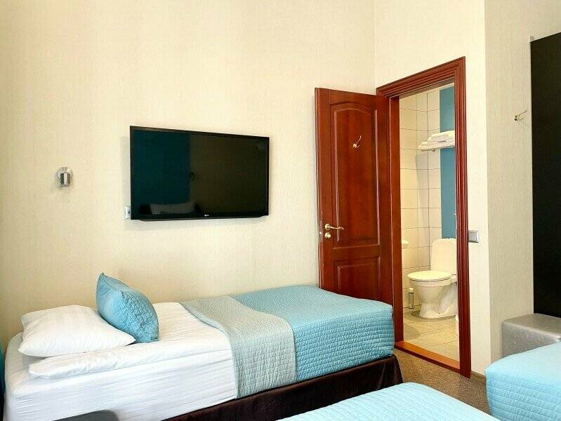 Фотографии номера Трехместный номер «Комфорт» в Мини-отеле Невский контур Санкт-Петербург